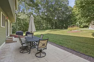 10 Flaxfield Rd, Dudley, MA 01571 - Photo 28