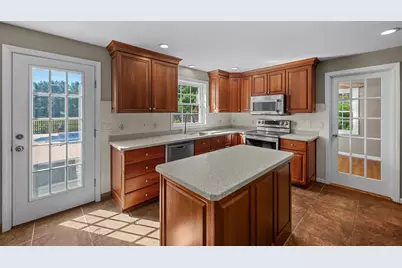 71 Nichols St, Holden, MA 01522 - Photo 14