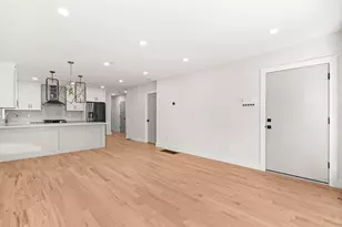 216 Havre St, Boston, MA 02128 - Photo 8