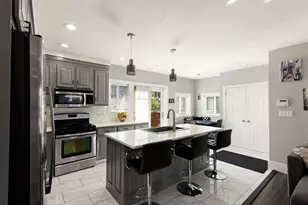 108 Maple St, Lynn, MA 01904 - Photo 2