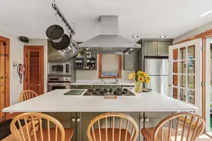 16 Common St, Boston, MA 02129 - Photo 12