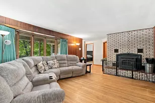 5 Donna Ln, Dudley, MA 01571 - Photo 4