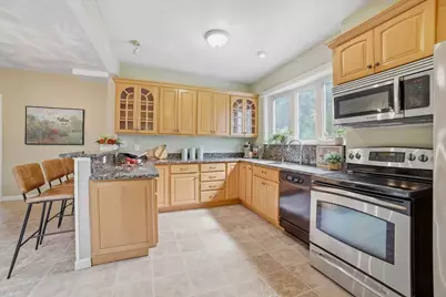 550 Sunderland Road, Worcester, MA 01604 - Photo 6