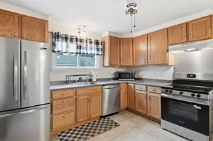 19 Magnolia Terrace, Chicopee, MA 01013 - Photo 4