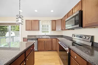 39 Mulberry St, Brockton, MA 02302 - Photo 4