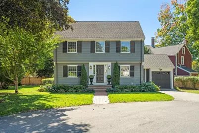 4 Woodlawn Oval, Wellesley, MA 02481 - Photo 2