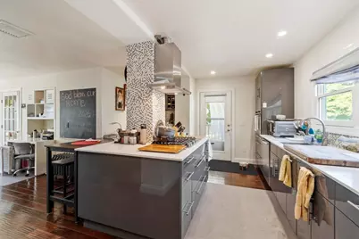8 Winthrop St, Danvers, MA 01923 - Photo 8