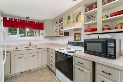 19 Lakeview Dr, Holland, MA 01521 - Photo 6