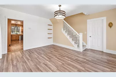 11 Garrity St, Chicopee, MA 01020 - Photo 6
