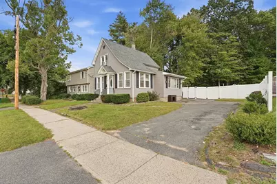 11 Garrity St, Chicopee, MA 01020 - Photo 4
