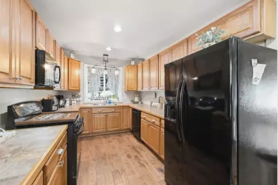 11 Garrity St, Chicopee, MA 01020 - Photo 8