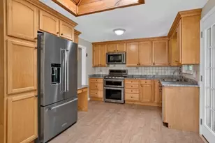 35 Jerrold St, Holliston, MA 01746 - Photo 4