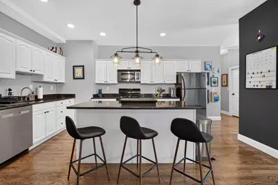 131 Derby St #1R, Salem, MA 01970 - Photo 4