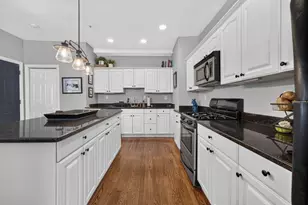 131 Derby St, Salem, MA 01970 - Photo 8