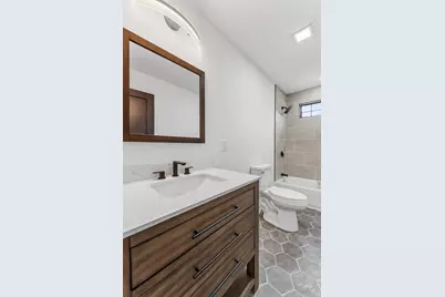 10 Buffalo Ct, Providence, RI 02909 - Photo 22