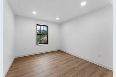 10 Buffalo Ct, Providence, RI 02909 - Photo 14
