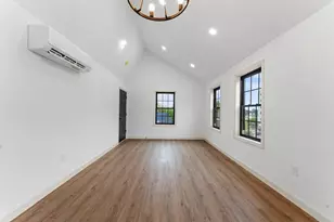 10 Buffalo Ct, Providence, RI 02909 - Photo 6