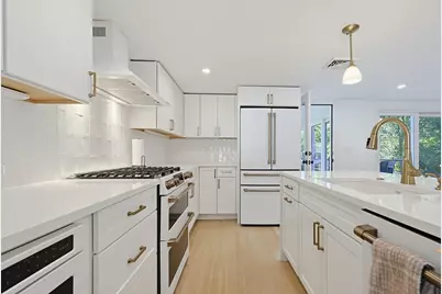 7 Phoenix Road, Auburn, MA 01501 - Photo 4