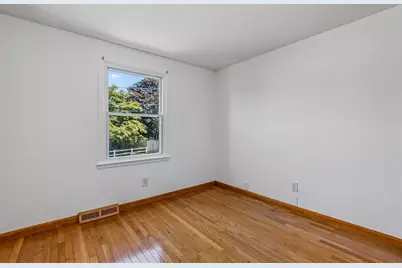 21 Cardosi Ct, Pawtucket, RI 02861 - Photo 16