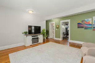 37 Everett St, Waltham, MA 02453 - Photo 4