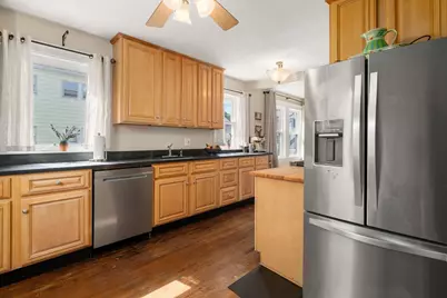 37 Everett St #1, Waltham, MA 02453 - Photo 16