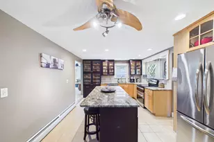 555 Sharps Lot Rd, Swansea, MA 02777 - Photo 10