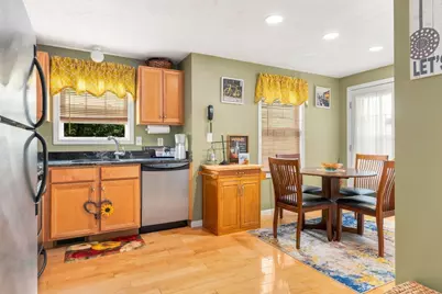417 Hildreth St #5, Lowell, MA 01850 - Photo 2