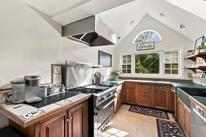 25 Concord St, Gloucester, MA 01930 - Photo 20