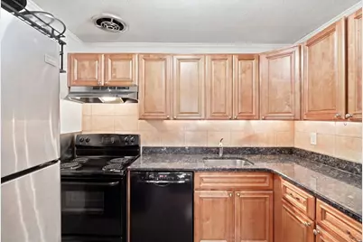 237 N Main St #5, Andover, MA 01810 - Photo 4