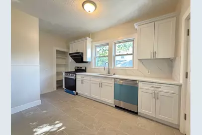 113 Elm Ave #1, Quincy, MA 02170 - Photo 4