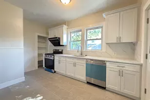 113 Elm Ave, Quincy, MA 02170 - Photo 4