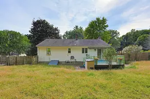 27 Country Club Dr, Westfield, MA 01085 - Photo 32