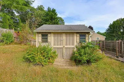 27 Country Club Dr, Westfield, MA 01085 - Photo 12