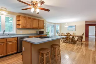 27 Gretchen Way, Raynham, MA 02767 - Photo 6