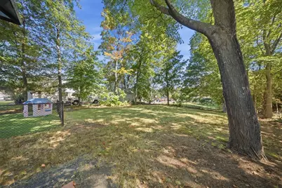 128 Howe St, Marlborough, MA 01752 - Photo 38