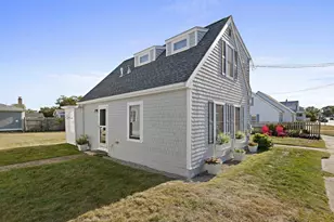 70 Coburn St, Hull, MA 02045 - Photo 2