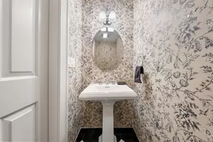 398 Marlborough St, Boston, MA 02115 - Photo 14