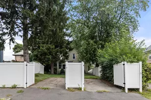 7 Kane St, Boston, MA 02125 - Photo 16