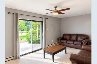 491 W Central St #D1, Franklin, MA 02038 - Photo 4