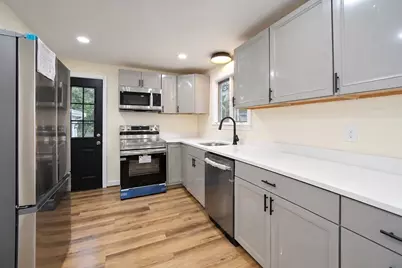 430 W Britannia St, Taunton, MA 02780 - Photo 6