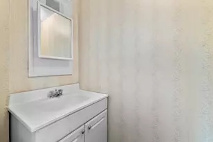1646 Centre St, Boston, MA 02132 - Photo 8