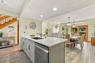 155 Friendship St, Fall River, MA 02724 - Photo 10