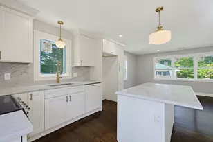 7 Hamilton St, Framingham, MA 01701 - Photo 2