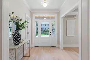 53 Hodge Rd, Arlington, MA 02474 - Photo 2