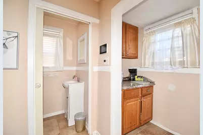 1245 Bay St, Springfield, MA 01109 - Photo 22