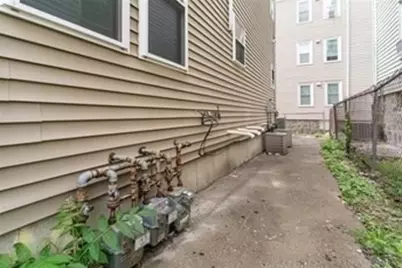 73 Hamilton St, Boston, MA 02125 - Photo 10
