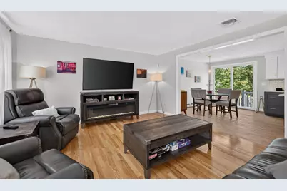 68 Metacomet Ave, Taunton, MA 02718 - Photo 4