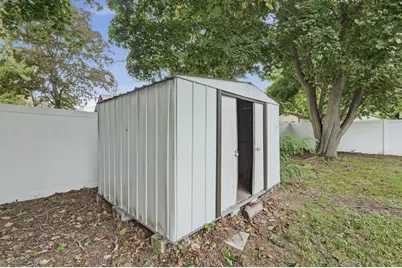 132 Gilbert Ave, Springfield, MA 01119 - Photo 22