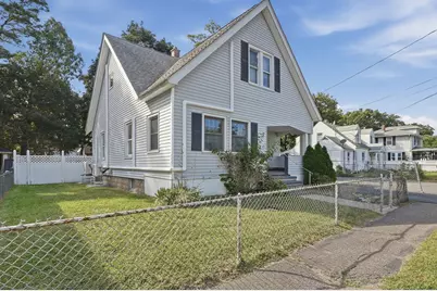 132 Gilbert Ave, Springfield, MA 01119 - Photo 2