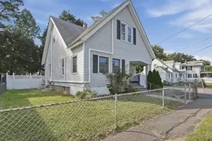 132 Gilbert Ave, Springfield, MA 01119 - Photo 2